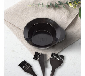 Discountershop Haarverfset 4-delig - 3 Kwasten & 1 Verfbakje - Geschikt voor Alle Haartypes - Zwart - Verf Set voor Lang & Kort Haar - Krullend & Steil Haar - Professioneel & Thuisgebruik Discountershop Haarverfset 4-delig - 3 Kwasten & 1 Verfbakje - Geschikt voor Alle Haartypes - Zwart - Verf Set voor Lang & Kort Haar - Krullend & Steil Haar - Professioneel & Thuisgebruik