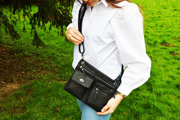 Bicky Bernard  Stylish Black Shoulder Bag Women - Bicky Bernard - Compact and Practical - Polyester - 5 Compartments - Crossbody Bag Bicky Bernard  Stylish Black Shoulder Bag Women - Bicky Bernard - Compact and Practical - Polyester - 5 Compartments - Crossbody Bag