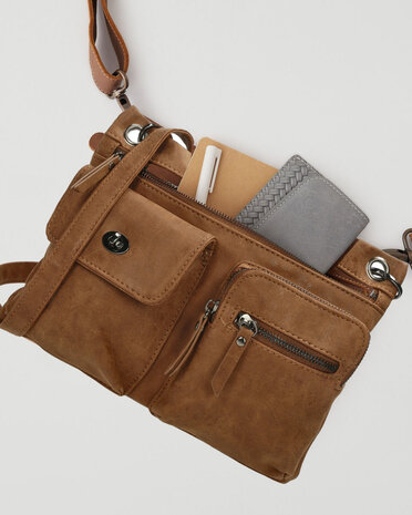 Bicky Bernard  Elegante Camelkleurige Damestas - Bicky Bernard - 26x3x21cm - PU - Schoudertas – Crossbodytas Bicky Bernard  Elegante Camelkleurige Damestas - Bicky Bernard - 26x3x21cm - PU - Schoudertas – Crossbodytas