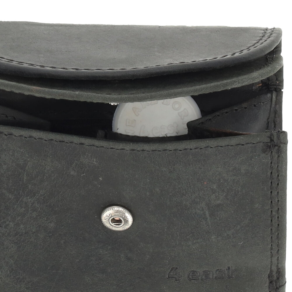 4 East Dubbele Overslag Kleine Portemonnee | Unisex - RFID Anti Skim | Portefeuille Kleingeld | 2 Pasjeshouder, Muntvak & Biljetvak | 9x7x2cm - Zwart 4 East Dubbele Overslag Kleine Portemonnee | Unisex - RFID Anti Skim | Portefeuille Kleingeld | 2 Pasjeshouder, Muntvak & Biljetvak | 9x7x2cm - Zwart