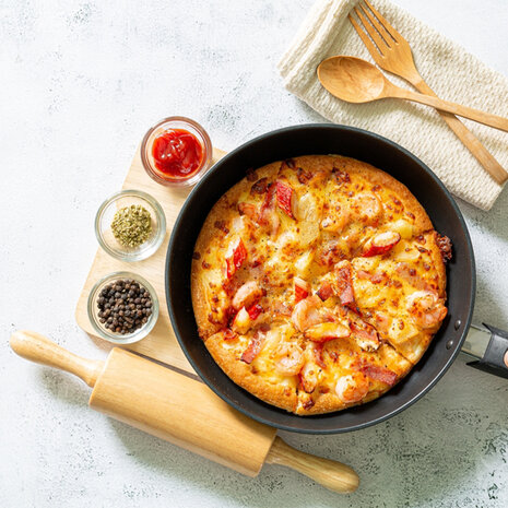 Discountershop Non-Stick Cooking Pan 24cm with Lid | Frying Pan for Gas, Electric, Ceramic & Halogen | Cool Touch Handle | Aluminium Frying Pan - Dishwasher Safe & Microwave Safe