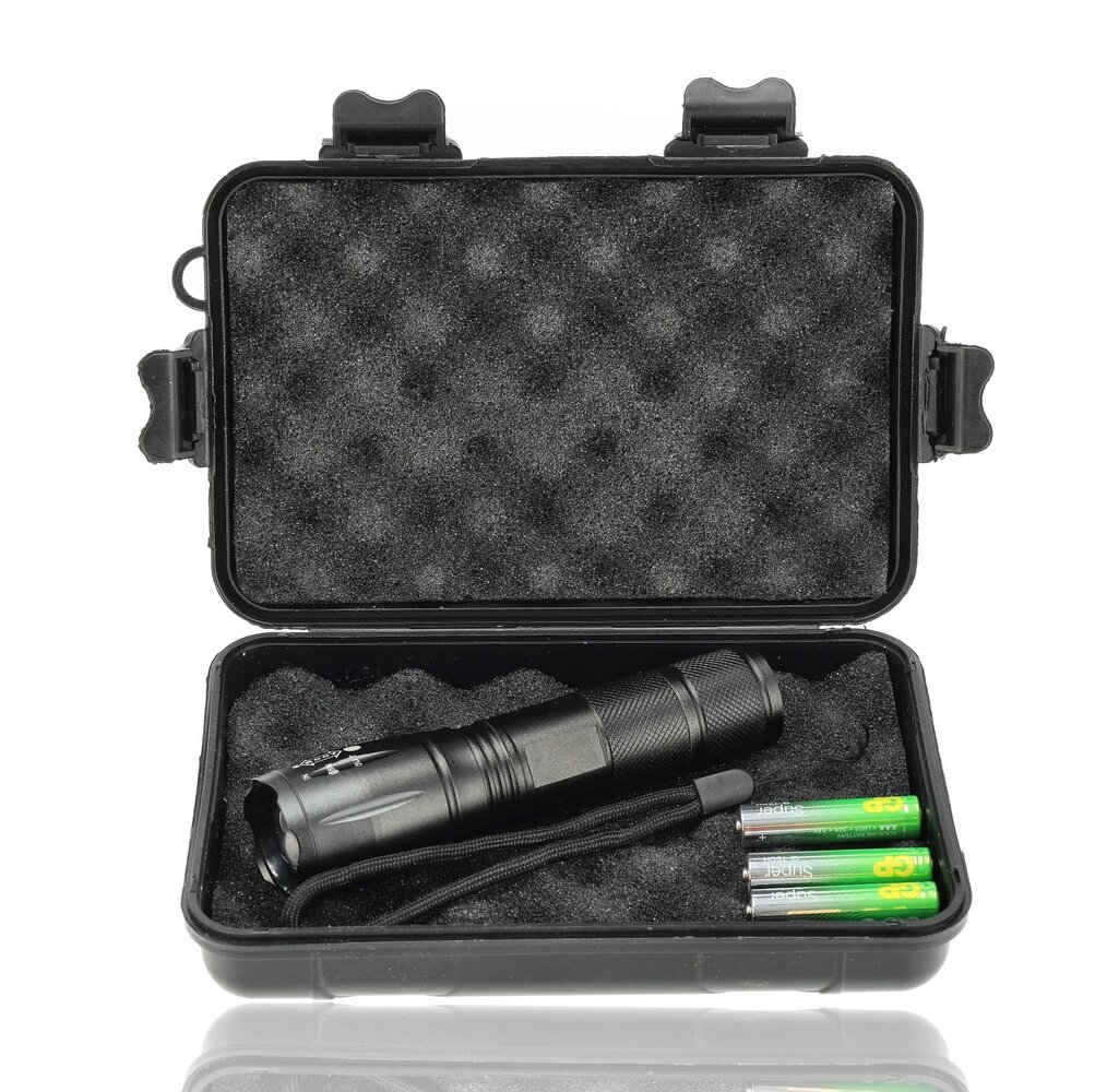 Discountershop Military Flashlight 2000 Lumens – Waterproof LED Flashlight with UV – 300m Range – 3 Modes – Tactical Flashlight on Batteries – Best Flashlight for Outdoor, Camping & Emergencies