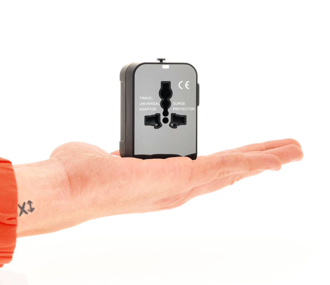 Discountershop Universele Wereldstekker met USB – Internationale Reisadapter voor 150+ Landen | USA, UK, Australië, Azië & Europa | Universele Reisstekker met 2 USB Poorten – Zwart Discountershop Universele Wereldstekker met USB – Internationale Reisadapter voor 150+ Landen | USA, UK, Australië, Azië & Europa | Universele Reisstekker met 2 USB Poorten – Zwart