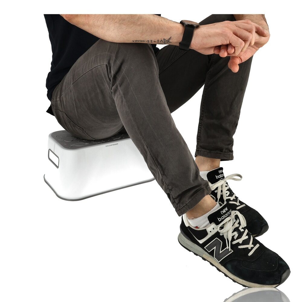 Discountershop Multifunctional Step Stool – Plastic Step Stool for Kids and Adults – Kitchen, Toilet, and Bathroom Stool – 100KG Capacity – Pink, Blue, or Grey