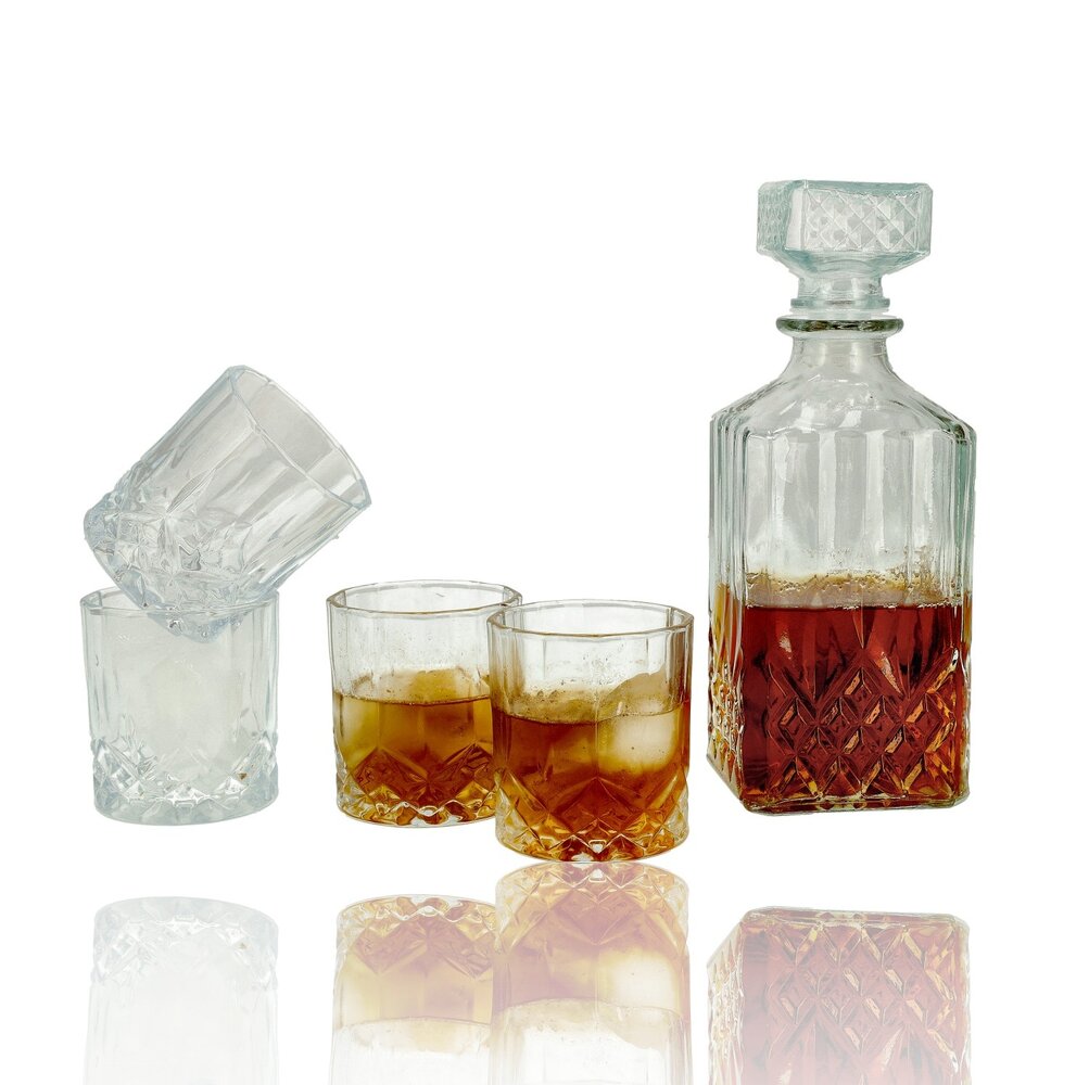Discountershop Whiskey Decanter Set with Glasses – 900ml Decanter with 4 Whiskey Glasses – Whisky Gift Set for Men – Bar & Home Whiskey Accessories