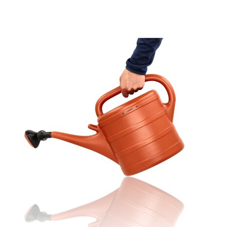 Discountershop Gieter 10 Liter met Sproeikop en Broeskop – Oranjebruine Kunststof Tuingieter voor Kamerplanten, Balkon, Tuin en Moestuin