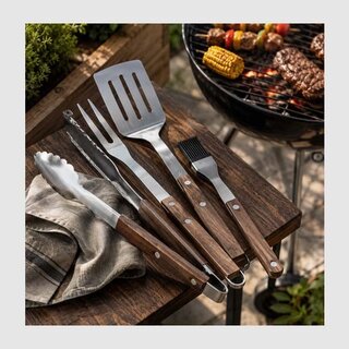 Barbecue kookgerei voor grillen, bereiden, aansteken en serveren