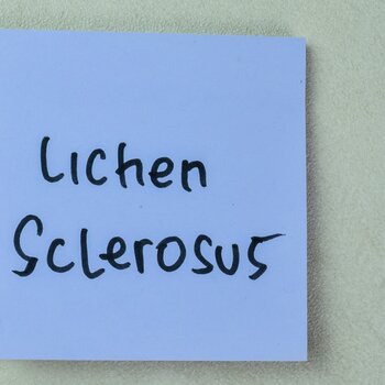  Lichen sclerosus