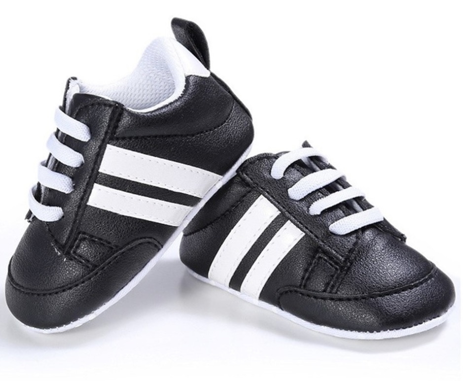 beroerte limiet binden Baby Sneakers Black White Stripes | Baby Schoenen - This Cuteness - This  Cuteness