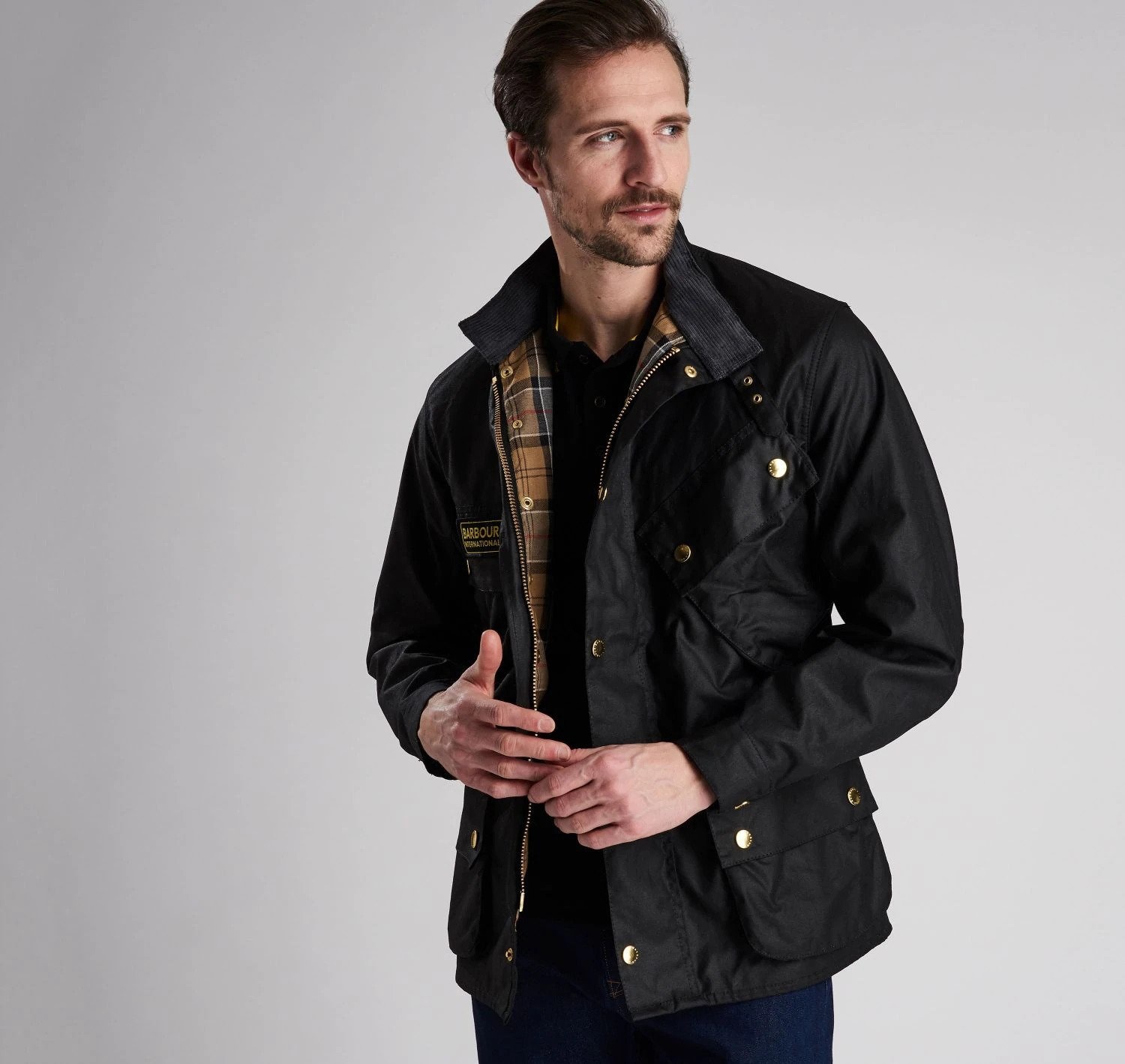 أستحم تسرب في غضون barbour 