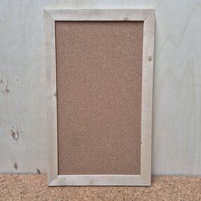 OUTLET - Prikbord met steiger houten lijst - 60 x 99 cm