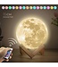 Nuvance Nuvance - Maanlamp 3D Tafellamp - 15 cm - met Afstandsbediening - 16 Dimbare RGB Kleuren - Maan Lamp - Moon Lamp - Maan Lampje Babykamer - Nachtlampje Kinderen voor Slaapkamer