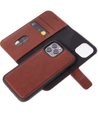 Decoded DECODED Detachable Wallet Case - iPhone 12 Pro Max - Afneembaar Hoesje met Pasjeshouder - Hoogwaardig Europees Leer - Magnetische Technologie van Apple - Bruin