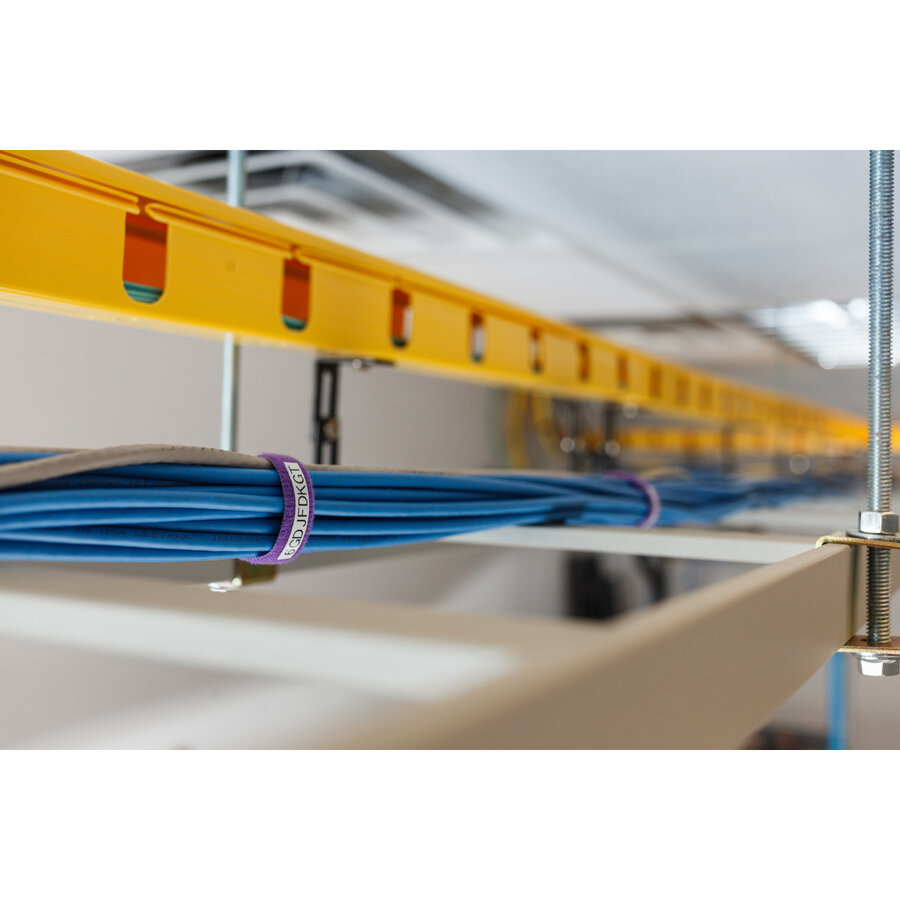Lösungsmittel- und chemikalienbeständige Polyesteretiketten - B488 - M211-3