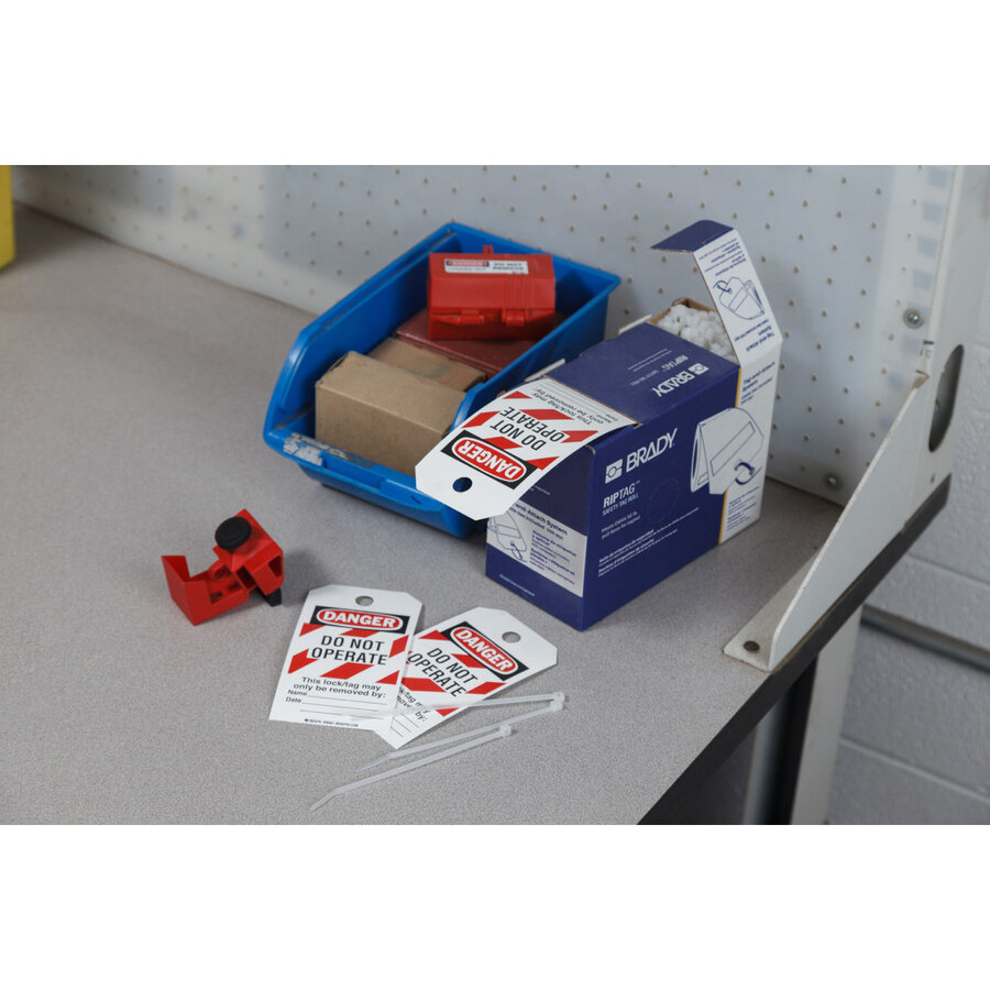 RipTag Danger Do Not Operate Sicherheitsanhänger auf Rolle mit roten Streifen-4