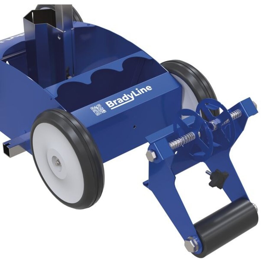 Lang haltbare und gerade Linien bei jedem Einsatz Gerade Linien dank stabiler Konstruktion und feststehenden Rädern Die Abrollvorrichtung für die Markierungsbänder ganz einfach an das BradyLine Bodenmarkiergrät mit einer Schraube befestigen Einfaches Ein-3