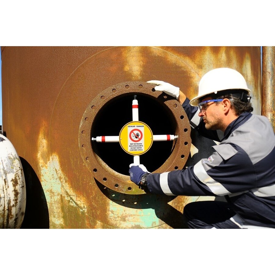 Mannloch Sicherheitskreuz-12