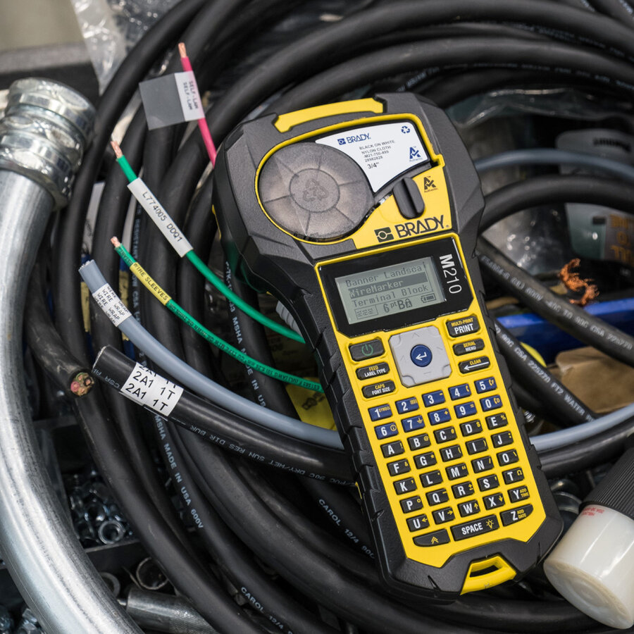 Brady M210 Set Elektrotechnik im Hartschalenkoffer-1