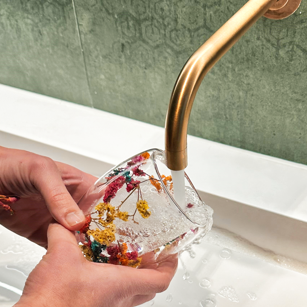 My Flame Lifestyle Soy candle - Friends & flowers color the world - Silky tonka