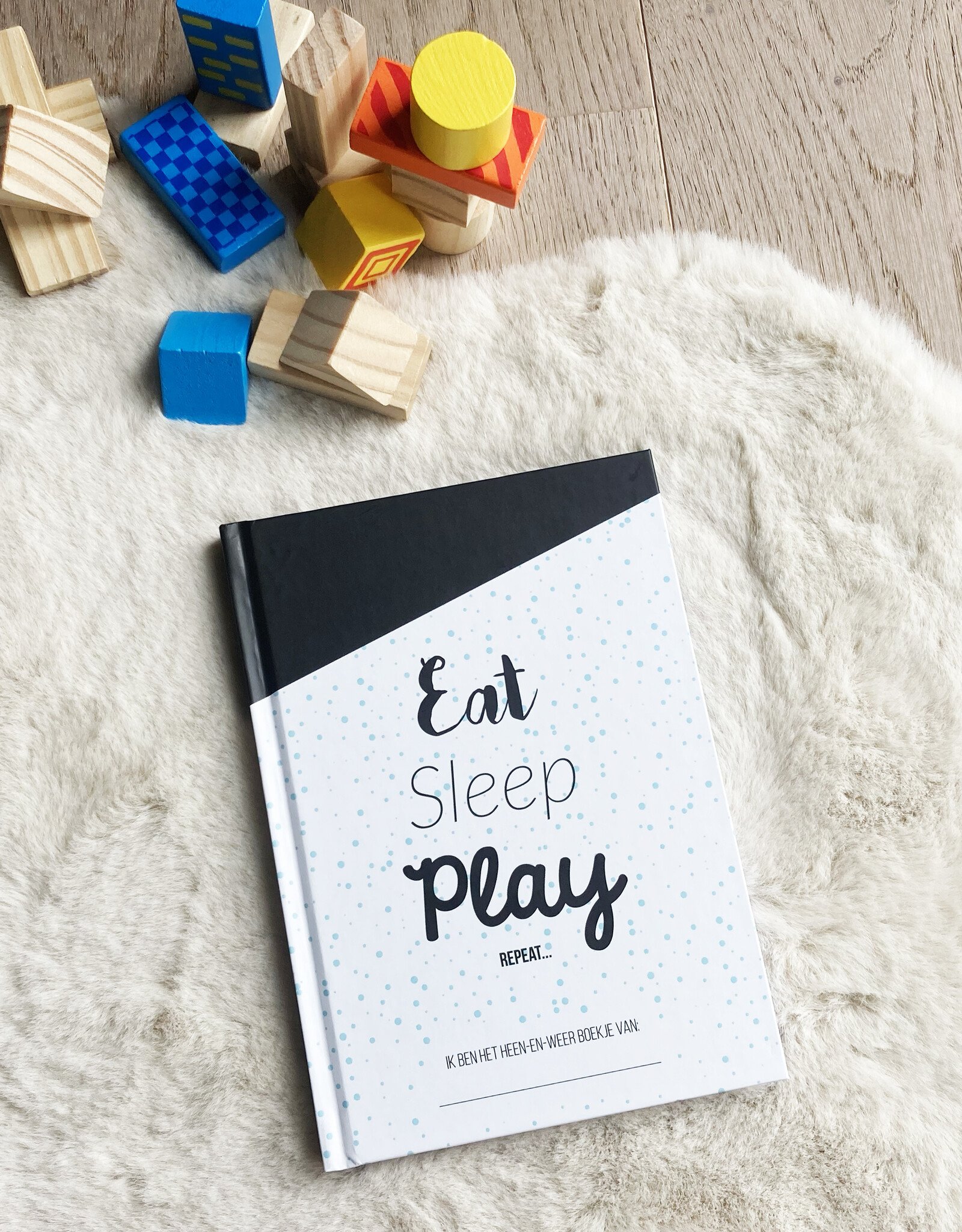 Heen en weer boek - Eat Sleep play… hardcover