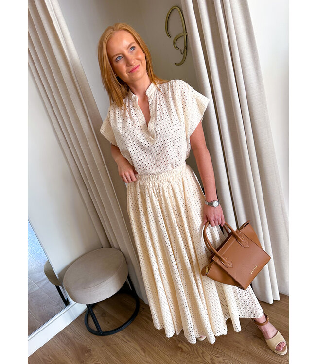Perforated V blouse - Cream