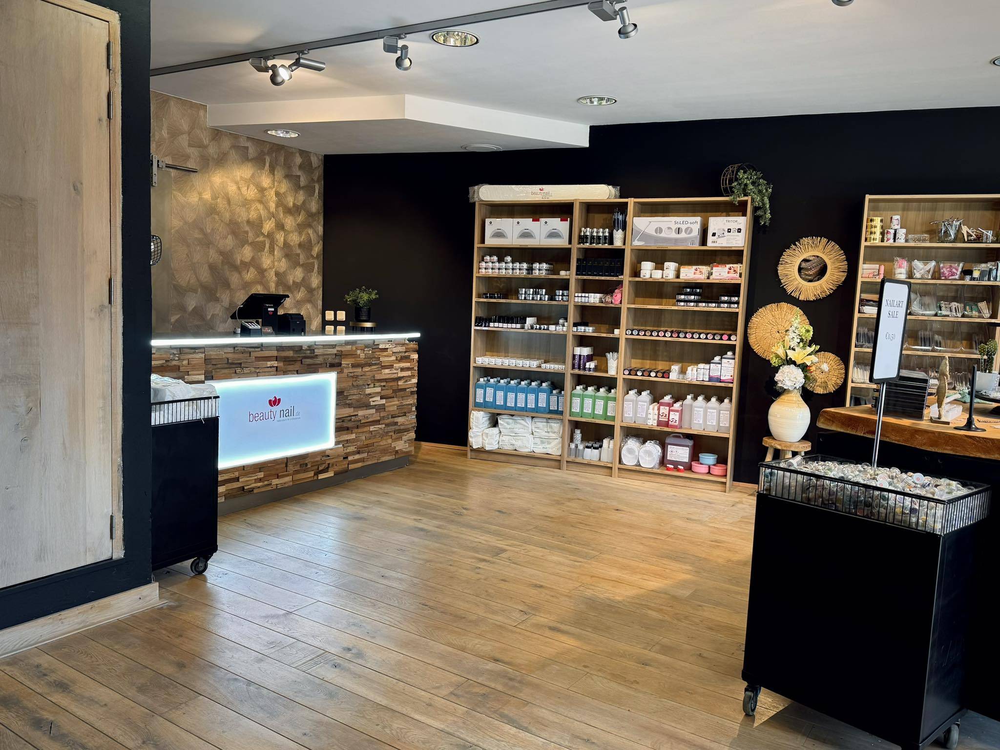 UNSERE NEUE ADRESSE-1