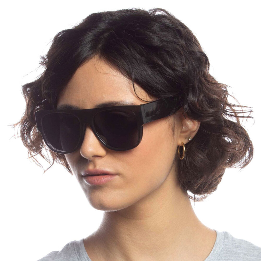 Le Specs - Zonnebril Floatation Matte Black Shadow Polarized - Smoke Mono Lens Le Specs - Zonnebril Floatation Matte Black Shadow Polarized - Smoke Mono Lens