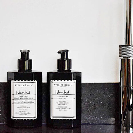 Atelier Rebul - Istanbul Hand & Body Lotion 430ml | Hydraterende Bodylotion Atelier Rebul - Istanbul Hand & Body Lotion 430ml | Hydraterende Bodylotion
