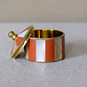 Melting Pot - Doosje Oranje/Wit Gestreept Messing/Schelpen 5x4.5cm Melting Pot - Doosje Oranje/Wit Gestreept Messing/Schelpen 5x4.5cm