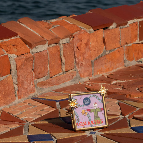 Doing Goods - Fotolijstje Sterrenbeeld Waterman Messing 6x7cm foto 5x5cm Doing Goods - Fotolijstje Sterrenbeeld Waterman Messing 6x7cm foto 5x5cm