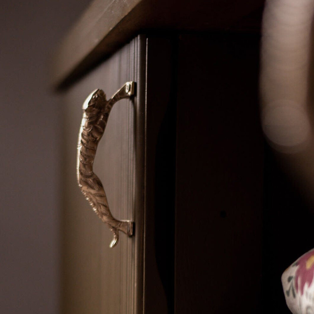 Doing Goods - Deurgreep James Jaguar Messing S 4x11cm Doing Goods - Deurgreep James Jaguar Messing S 4x11cm