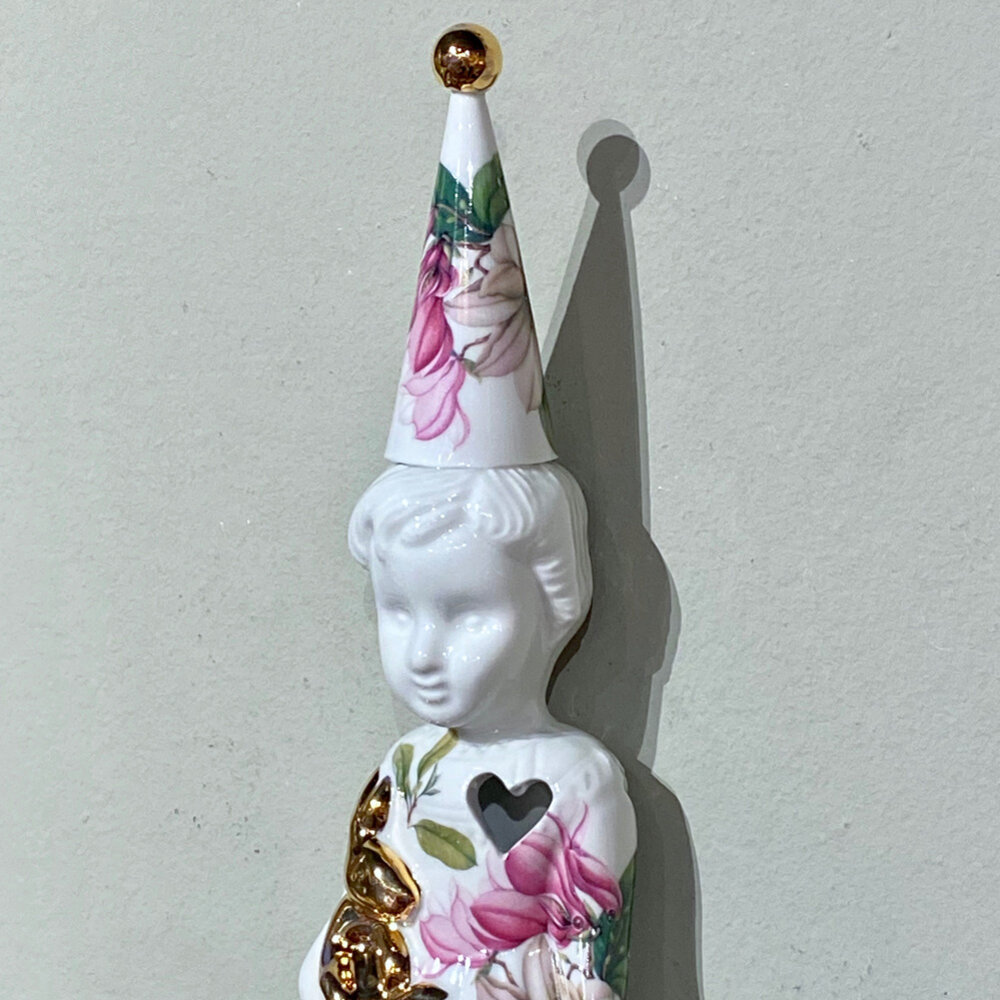 Lammers en Lammers - Hanging Around Meisje Magnolia Porselein 27cm