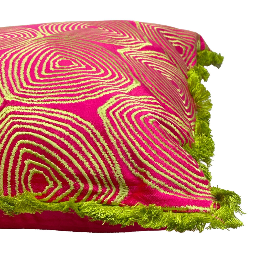 Colmore - Sierkussen Spiraal Fuchsia Groen Franjes Katoen 50x50cm