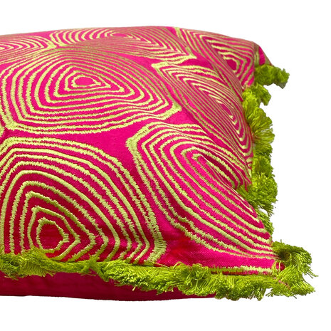 Colmore - Sierkussen Spiraal Fuchsia Groen Franjes Katoen 50x50cm