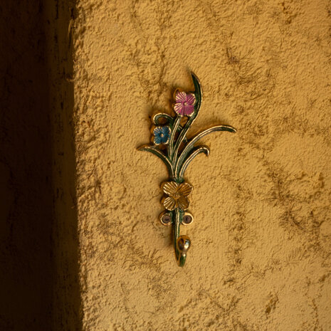 Doing Goods - Wandhaak Ivy Bloemen Multicolor Messing 7x13cm