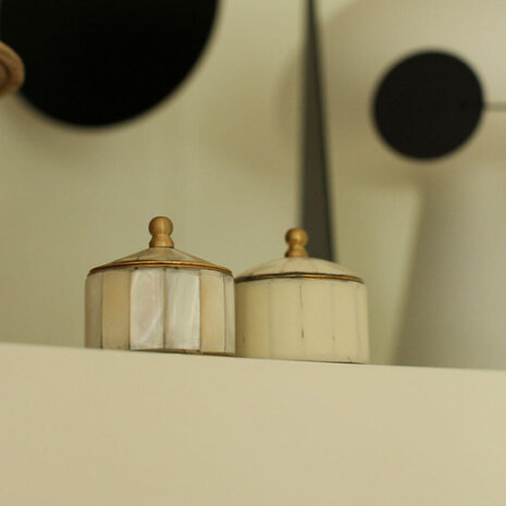 Doing Goods - Doosje Baily Chelsey Circus Wit Messing 5x5cm Doing Goods - Doosje Baily Chelsey Circus Wit Messing 5x5cm