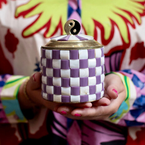 Melting Pot - Doosje Yin Yang Paars-Wit Geblokt Messing 10x12cm Melting Pot - Doosje Yin Yang Paars-Wit Geblokt Messing 10x12cm