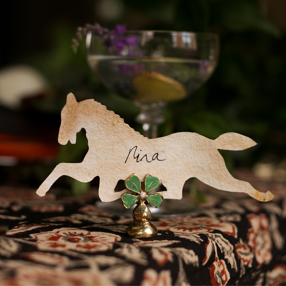 Doing Goods - Kaart & Foto Houder Lucky Clover Groen Gerecycled Messing 4x2,5x2cm