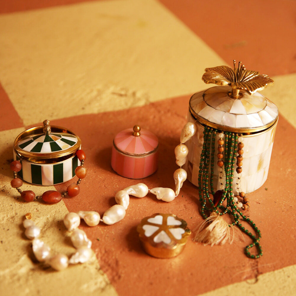 Doing Goods - Doosje Bailey Roze Messing 5x5cm Doing Goods - Doosje Bailey Roze Messing 5x5cm