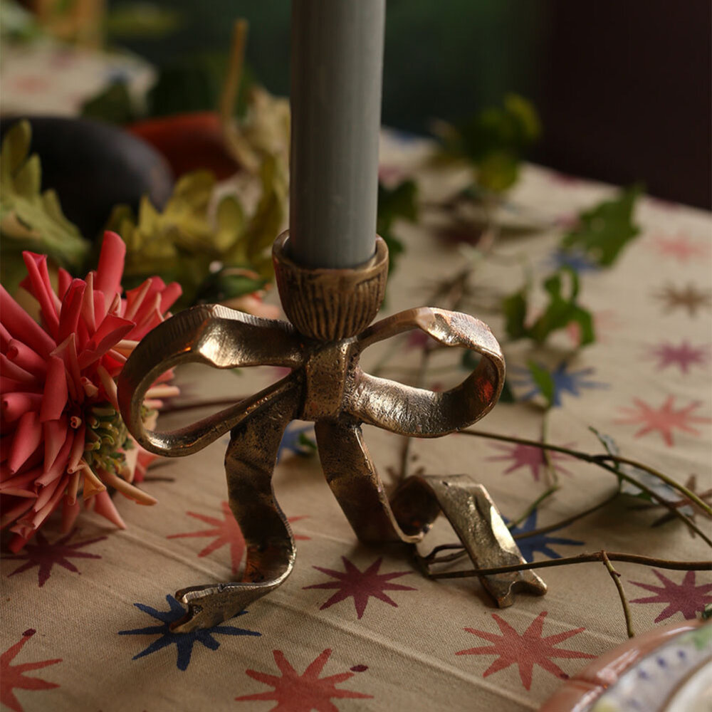 Doing Goods - Kandelaar Strik Riley Ribbon Messing 11x10cm Doing Goods - Kandelaar Strik Riley Ribbon Messing 11x10cm