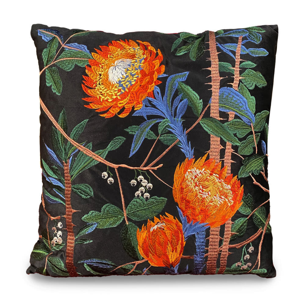 Colmore - Sierkussen Bloemen Multicolor Zwart 50x50cm geborduurd Colmore - Sierkussen Bloemen Multicolor Zwart 50x50cm geborduurd