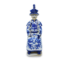 Melting Pot - Beeld Chinese Keizer Grootvader Zittend Blauw Wit 33cm Melting Pot - Beeld Chinese Keizer Grootvader Zittend Blauw Wit 33cm