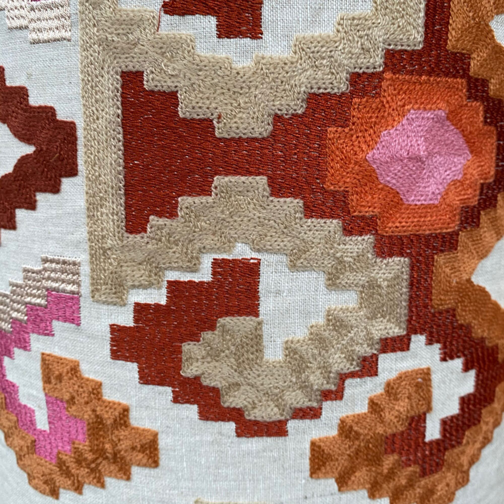 Melting Pot - Lampenkap Ango Corail Multicolor 30x25cm geborduurd Melting Pot - Lampenkap Ango Corail Multicolor 30x25cm geborduurd