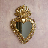 Melting Pot - Spiegeltje Hart met Vlammen Antiek Goud 28x40cm Melting Pot - Spiegeltje Hart met Vlammen Antiek Goud 28x40cm