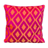 Colmore - Sierkussen Triangel Oranje Fuchsia 50x50cm bies Colmore - Sierkussen Triangel Oranje Fuchsia 50x50cm bies