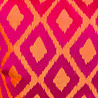 Colmore - Sierkussen Triangel Oranje Fuchsia 50x50cm bies Colmore - Sierkussen Triangel Oranje Fuchsia 50x50cm bies