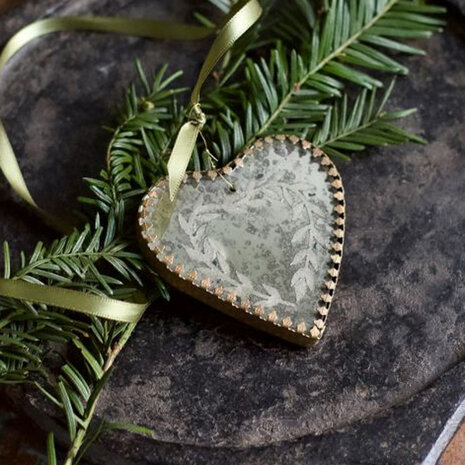 Melting Pot - Wand Ornament Mini Hartje aan Hanger Antiek Goud 8x8cm Melting Pot - Wand Ornament Mini Hartje aan Hanger Antiek Goud 8x8cm