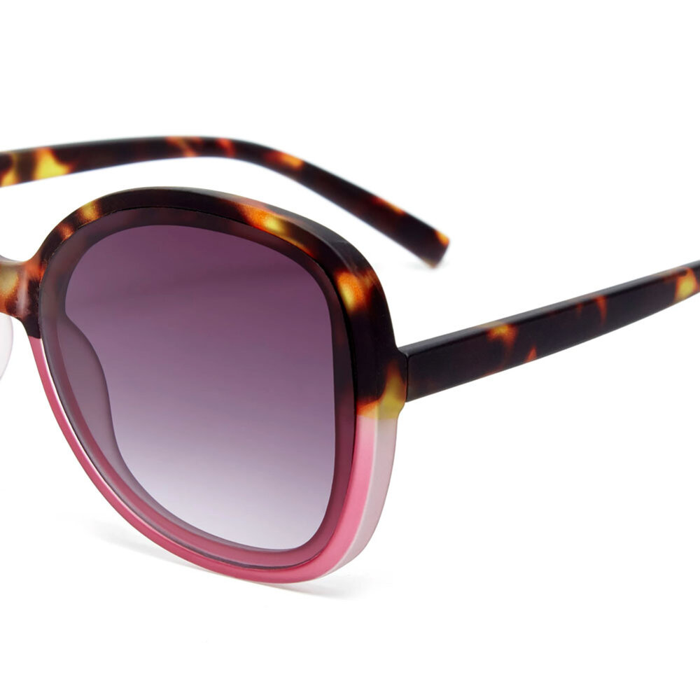 Okkia - Zonnebril ANNA Butterfly Havana Pink met Donkere Gradient Lenzen en Veerpoten OK019-HP Okkia - Zonnebril ANNA Butterfly Havana Pink met Donkere Gradient Lenzen en Veerpoten OK019-HP