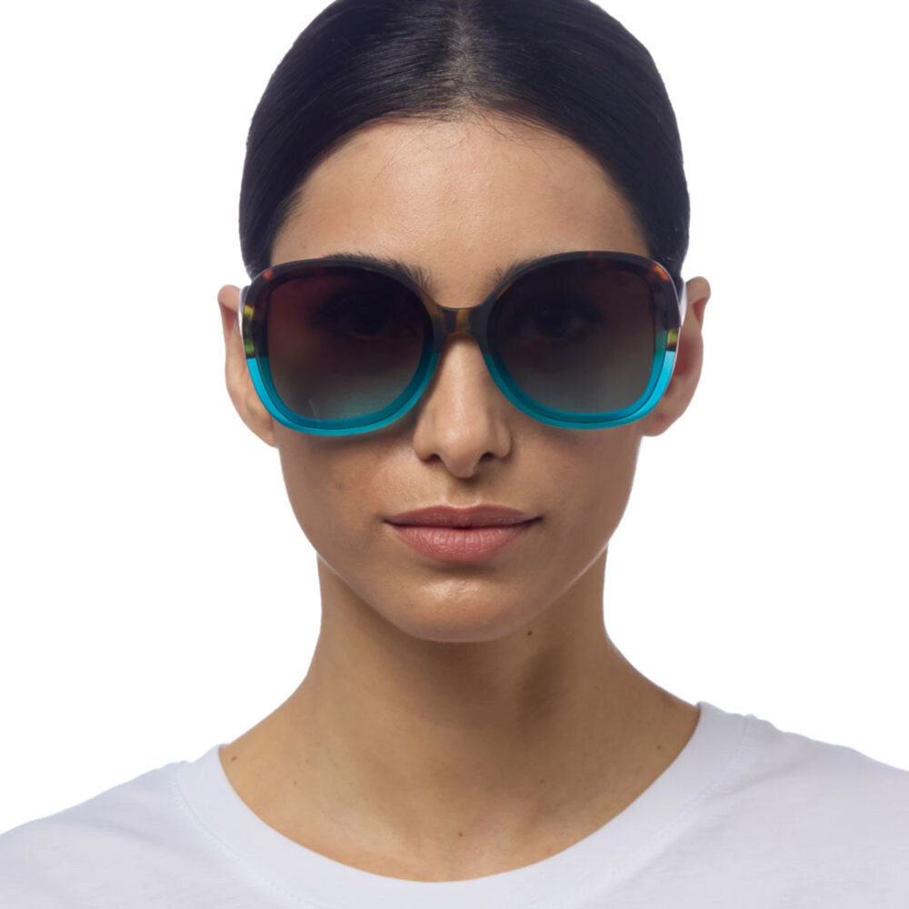 Okkia - Zonnebril ANNA Butterfly Havana Blue met Donkere Gradient Lenzen en Veerpoten OK019-HB Okkia - Zonnebril ANNA Butterfly Havana Blue met Donkere Gradient Lenzen en Veerpoten OK019-HB