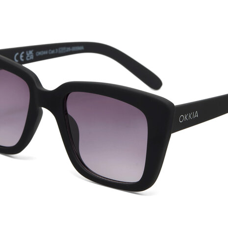 Okkia - Zonnebril ELBA Square Zonnebril Black OK044-BK – Vierkant Soft-Touch Montuur met Zwarte Gradiëntglazen en UV400
